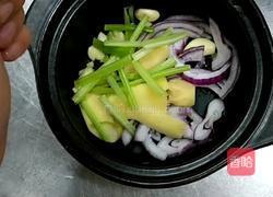 小黄鱼砂锅焗的做法图解3