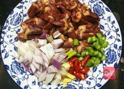 鲁菜大师蒋家常菜酱爆鸡心的做法图解2