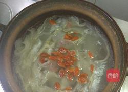 淮山瘦肉枸杞汤的做法图解6