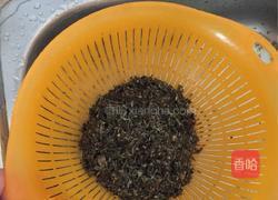 棉茵陈鲫鱼汤的做法图解3