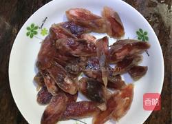 笋白炒腊肠的做法图解3