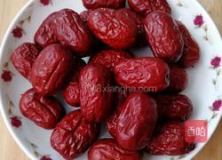 练奶糯米枣的做法图解1