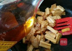 香辣腐竹炒肉的做法图解8