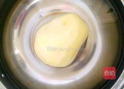 土豆丝炒韭菜的做法图解1