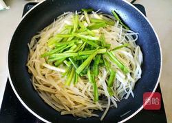 土豆丝炒韭菜的做法图解11