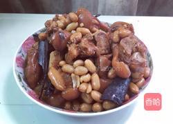 猪脚焖花生的做法图解8
