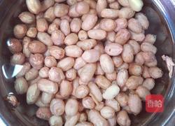 猪脚焖花生的做法图解1