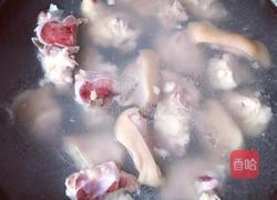 猪脚焖花生的做法图解2