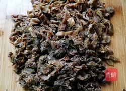 豆鼓炒酸菜的做法图解2