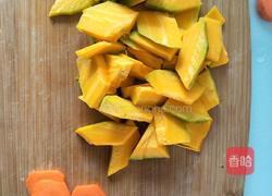 胡萝卜南米粉糊(7个月宝宝辅食)的做法图解2