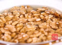 煲剧必备的酥胡桃（新手易学）的做法图解1