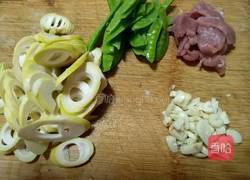 雷笋肉片炒荷兰豆的做法图解2