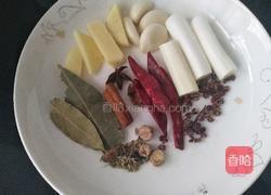 酱脊骨炖土豆的做法图解1