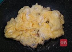 洋葱炒鸡蛋的做法图解3