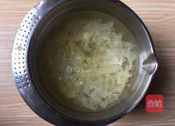 银耳莲子红枣羹的做法图解3