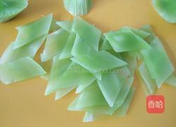 凉拌莴苣坚果的做法图解3