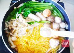 玉米面鱼丸菌汤的做法图解12