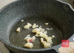 清炒菠菜梗的做法图解4