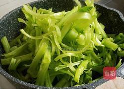 清炒菠菜梗的做法图解5