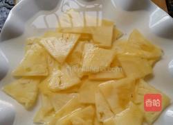 雪耳菠萝糖水的做法图解3