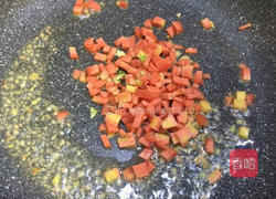 菠萝新吃法~菠萝虾仁五彩饭的做法图解8