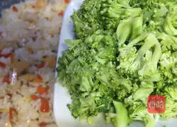 New ways to eat pineapple ~ Illustration of how to make pineapple shrimp colorful rice 12