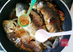 红烧鲫鱼的做法图解11