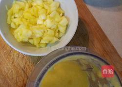 菠萝炒糯米饭的做法图解2