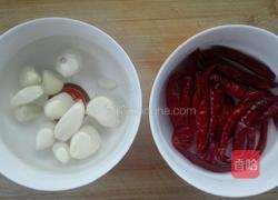 蒜爆鲤鱼的做法图解2