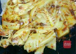 香菇酱炒春笋的做法图解4