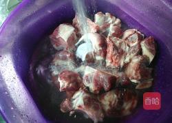 大骨头汤的做法图解3