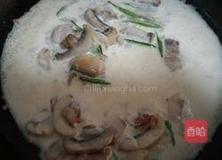 奶油蘑菇培根意面的做法图解9