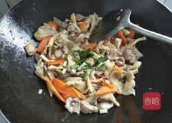 平菇炒肉的做法图解11