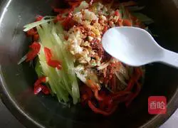 Illustration of how to make cold lettuce 13