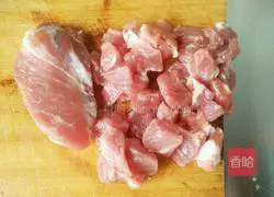 Illustration of how to make fried crispy pork 1