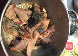 姜葱砂锅鱼头煲的做法图解1