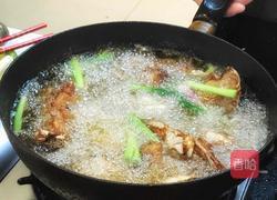 姜葱砂锅鱼头煲的做法图解2