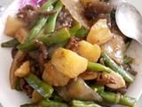 家常土豆豆角炖肉