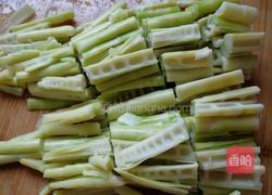 黄竹笋炒酸菜的做法图解4