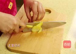 韩式辣白菜炒土豆片的做法图解2