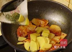 韩式辣白菜炒土豆片的做法图解4