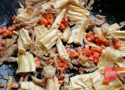 腐竹肉丝炒米粉的做法图解6