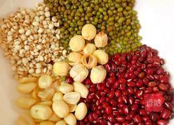 红豆薏米莲子汤（快速便捷版）的做法图解1