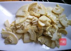蕨菜春笋炒腊肉的做法图解2