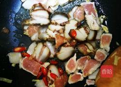 蕨菜春笋炒腊肉的做法图解5