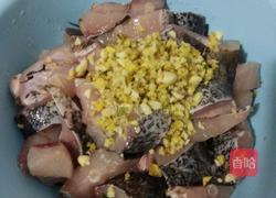 怪味鱼块的做法图解1