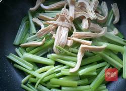 芹菜炒腐竹的做法图解11