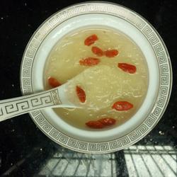 蜂蜜枸杞燕窝的做法[图]