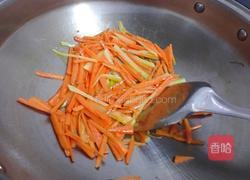 清炒红萝卜土豆丝的做法图解2