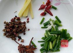 干煸带鱼的做法图解3